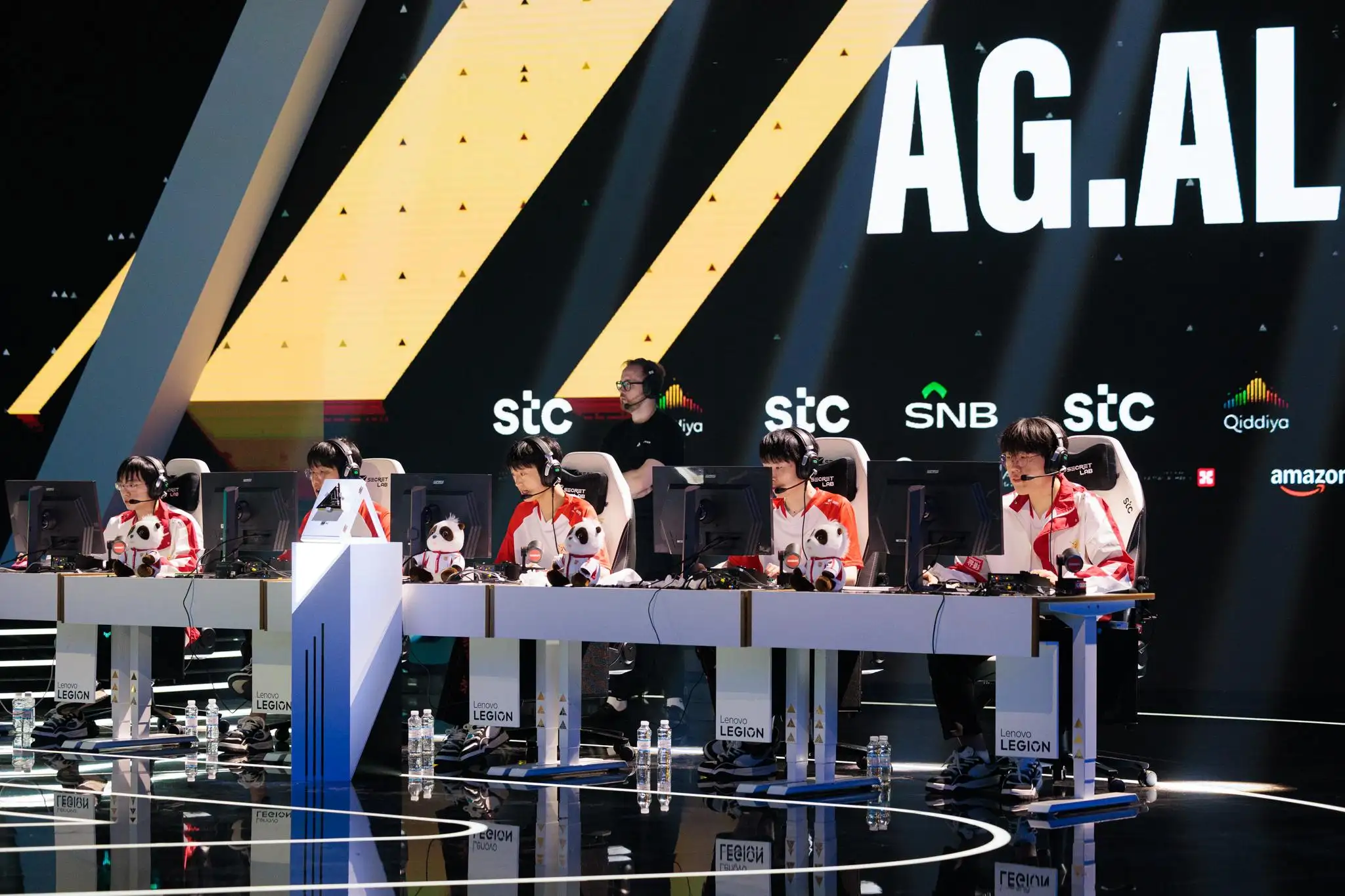 JackeyLove连续十二场比赛得分超过关键助攻，FPX挑战极限！的简单介绍